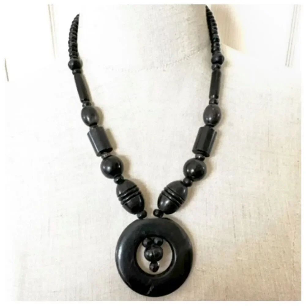 Vintage Scrimshaw Africa Buffalo Horn  Tribal  Pendant necklace